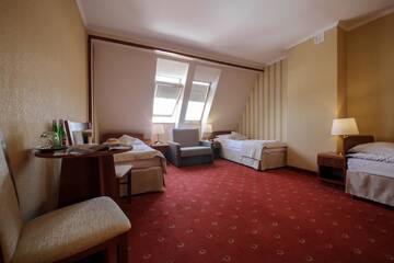 Фото номера Семейный номер Отель Dwór Bogucin Hotel&amp;Restauracja г. Bogucin 8