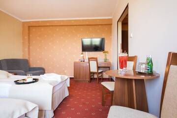 Фото номера Семейный номер Отель Dwór Bogucin Hotel&amp;Restauracja г. Bogucin 5